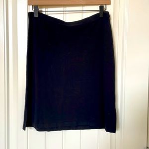 Excellent basic black skirt with lots of stretch